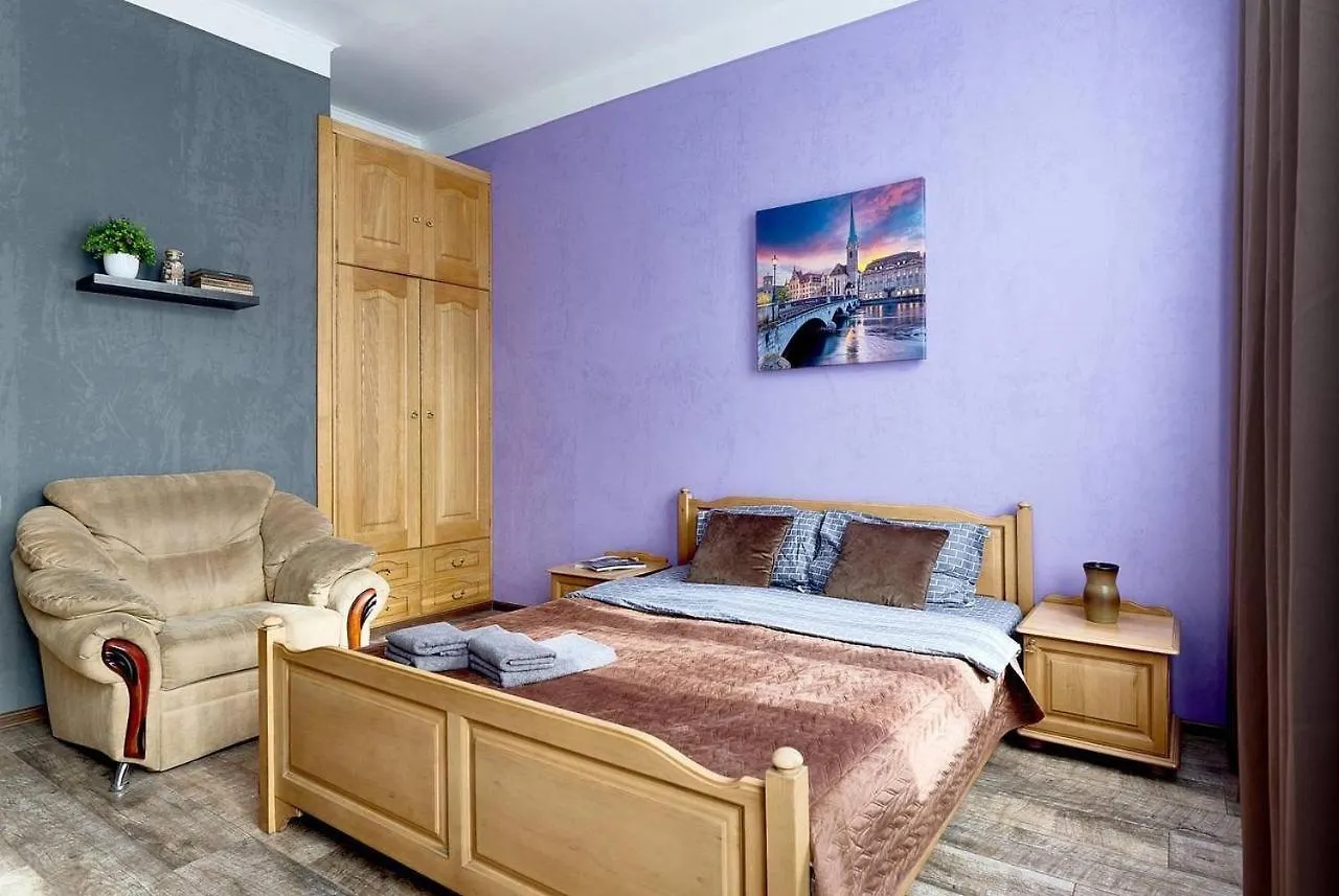 Три Спальни 100 М2 Улица Бассейная 13 Гулливер Метро Дворец Спорта Kyiv Apartment